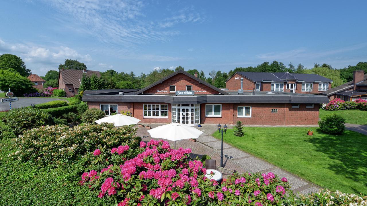 Landhotel Zur Eiche Buxtehude Exterior photo
