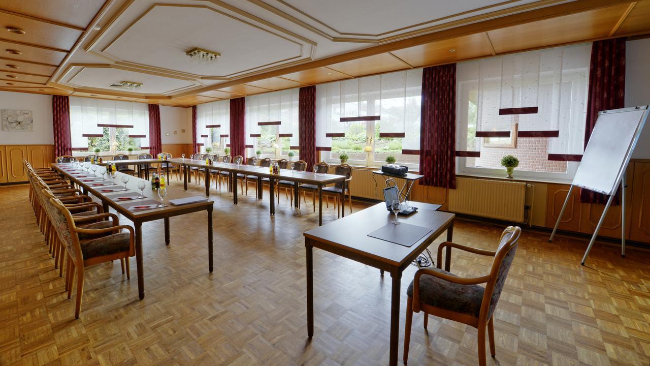 Landhotel Zur Eiche Buxtehude Exterior photo